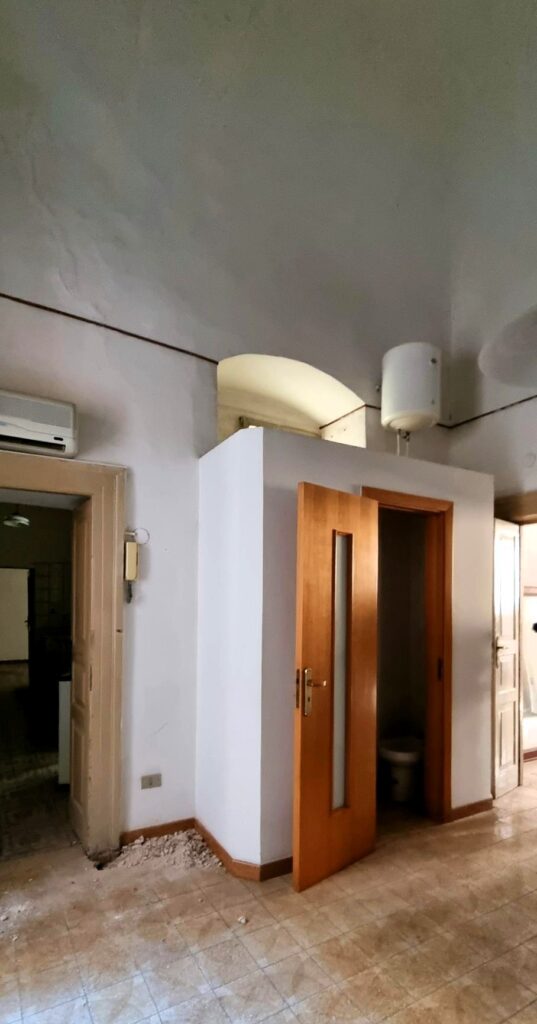 Pikkuruinen kylpyhuone